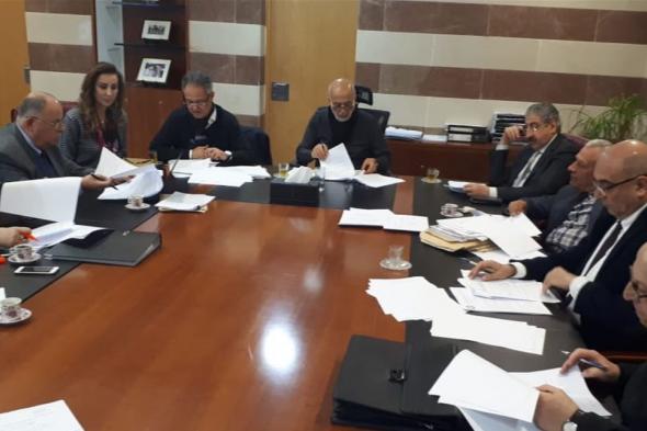 قرارت في وزارة التربية بحق عدد من الجامعات المخالفة.. ما هي؟ 
#لبنان
#lebanon24
 via @Lebanon24