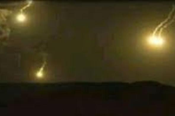 إسرائيل تطلق 3 قنابل مضيئة فوق بلدة الغجر المحتلة 
#لبنان
#lebanon24
 via @Lebanon24