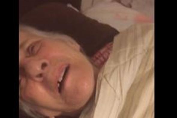 سهام تتعرّض لعنف وحشي من ابنتها.. ونجلها يكشف المستور (فيديو) 
#lebanon24

 via @Lebanon24