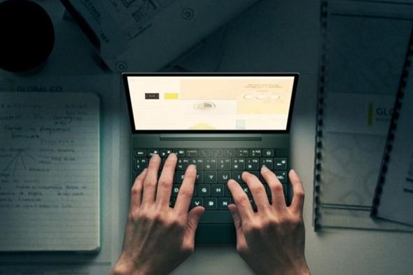 تعرف على أصغر حاسب محمول في العالم مع لوحة اللمس