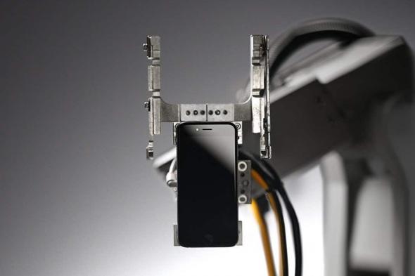 آبل تسرع إعادة تدوير هواتف آيفون عبر روبوت Daisy