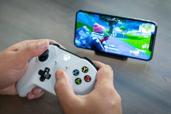 كيف يمكنك توصيل وحدات التحكم في الألعاب مع آيفون وآيباد؟