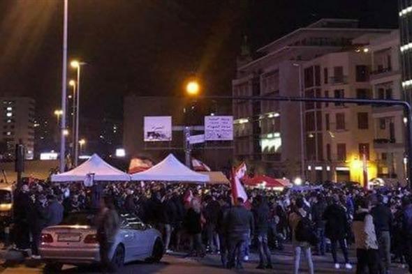 محتجو جسر الرينغ يؤكّدون الإستمرار في تحركهم 
#لبنان
#lebanon24
 via @Lebanon24