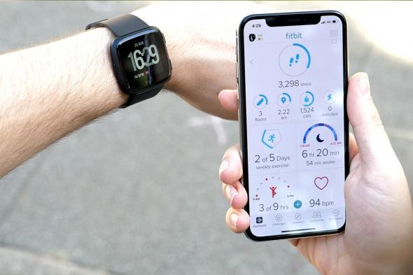 كيف يمكنك تنزيل التطبيقات على ساعة Fitbit؟