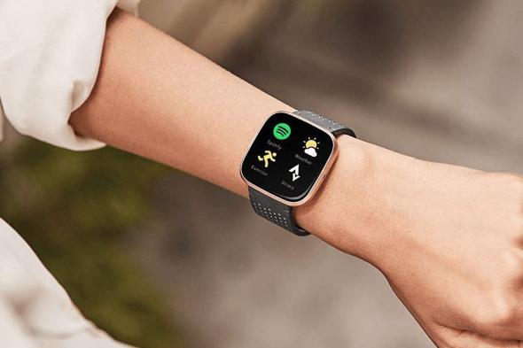 كيف يمكنك تشغيل موسيقى Spotify على ساعة Fitbit؟