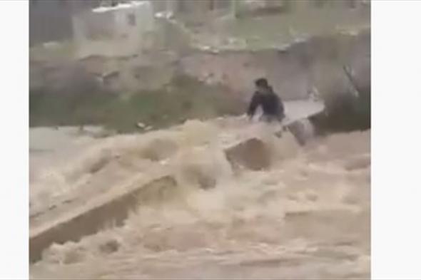 فيضانات في العطشانة المحاذية للحدود الشمالية (فيديو) 
#لبنان
#lebanon24
 via @Lebanon24