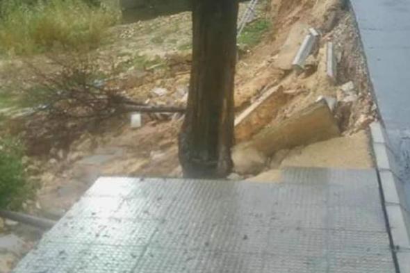 انهيار جزء من الجدار الساند على طريق وادي جزين 
#لبنان
#lebanon24
 via @Lebanon24