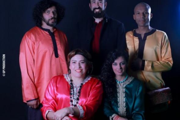 فرقة " مسرح كازبلانكا " تعرض عملها المسرحي " صياد النعام "
