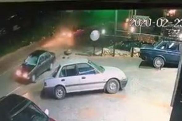 قتل على طريق السعديات.. ولقطات توثق لحظة وقوع الحادث (فيديو) 
#lebanon24

 via @Lebanon24