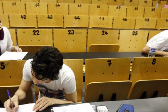 العودة إلى المدارس: قلق الأهالي وصعوبات لوجستيّة.. ما مصير الامتحانات الرسميّة؟  
#Lebanon24
 via @Lebanon24