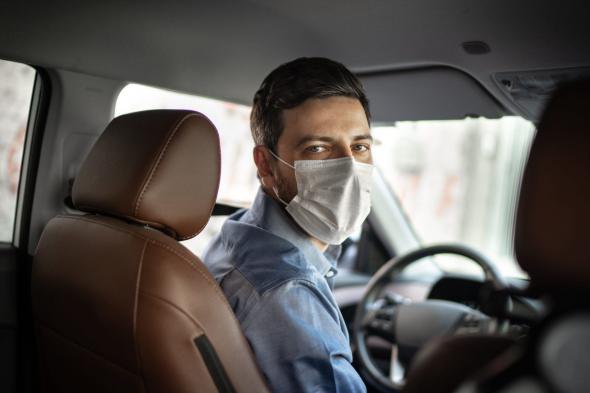 أوبر تطور تكنولوجيا لضمان ارتداء السائقين لأقنعة الوجه