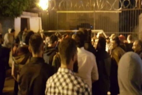 اعتصام أمام سرايا طرابلس للمطالبة بإطلاق سراح الموقوفين  
#lebanon24 
 via @Lebanon24