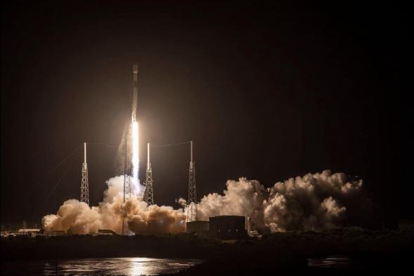 SpaceX تطلق أحدث مجموعة من الأقمار الصناعية للإنترنت