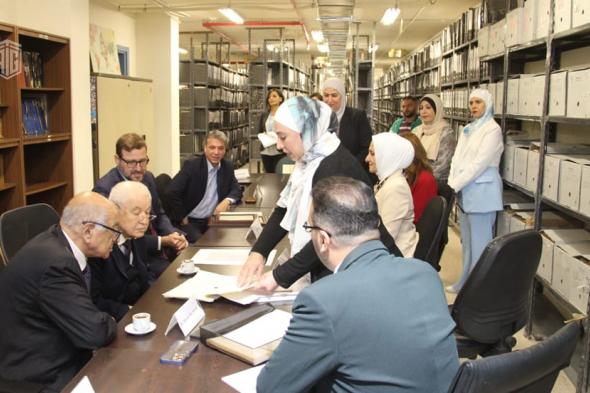 "أونروا" و أبو غزالة يبحثان برامج تعاون جديدة لدعم لاجئي فلسطين