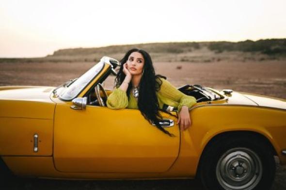الفنانة المغربية ''إينيز'' تكشف عن أغنيتها الجديدة ''ماشي عادي"