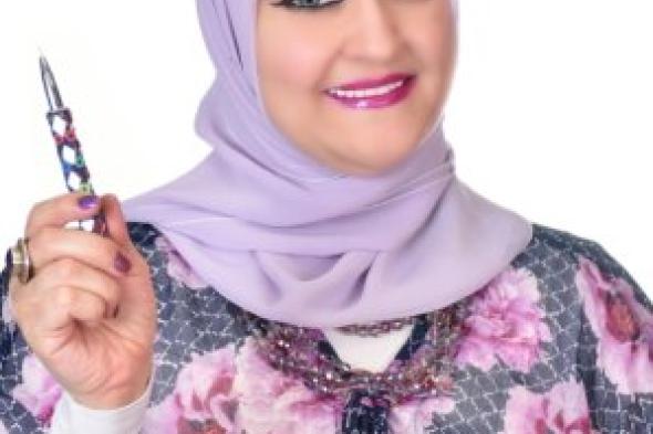 د. سناء الشعلان: قصيدة تمشي على قدمين