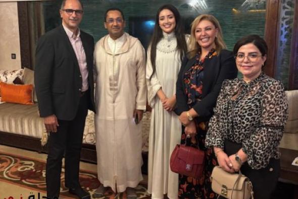 الإعلامية المغربية فريال الزياري توثق تجربة استثنائية في قلب الصحراء المغربية